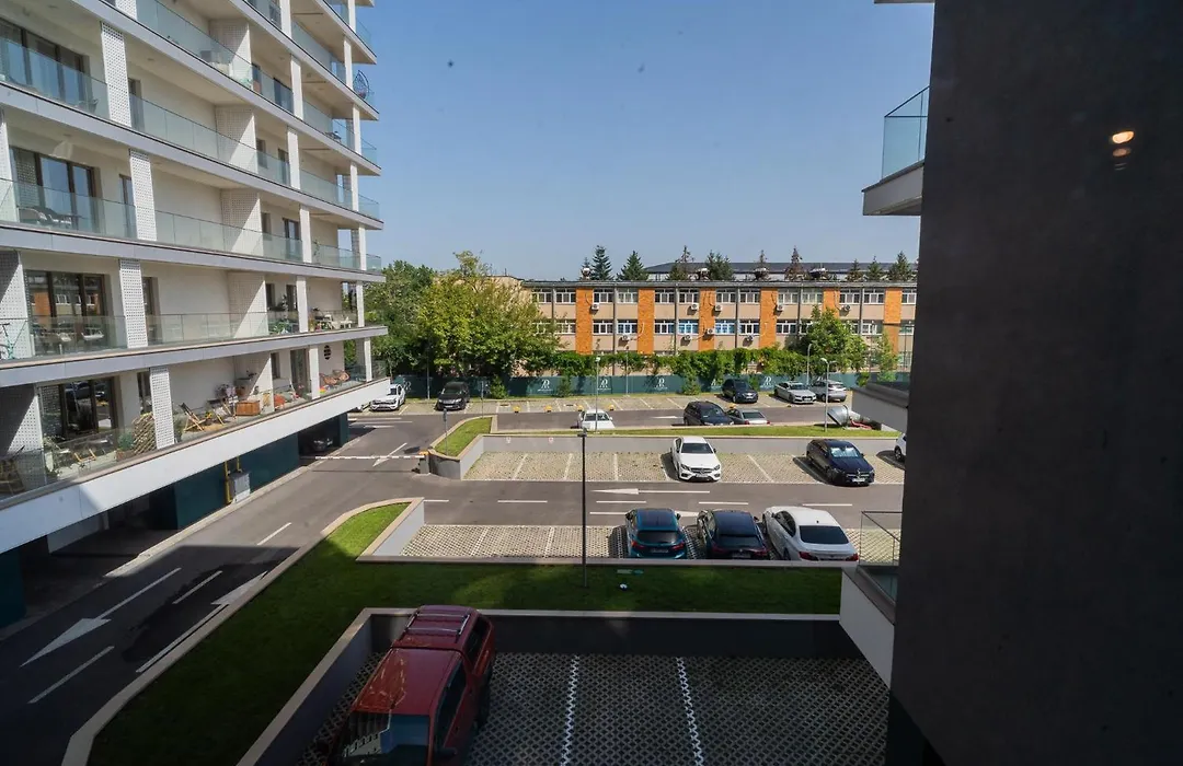 Lagoon Park Apartments With Beach View-1